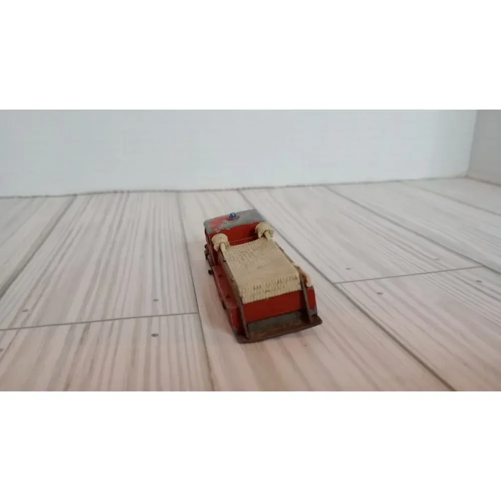 MATCHBOX SERIES NO 29 FIRE PUMPER TRUCK VINTAGE MADE IN ENGLAND **For Restore**